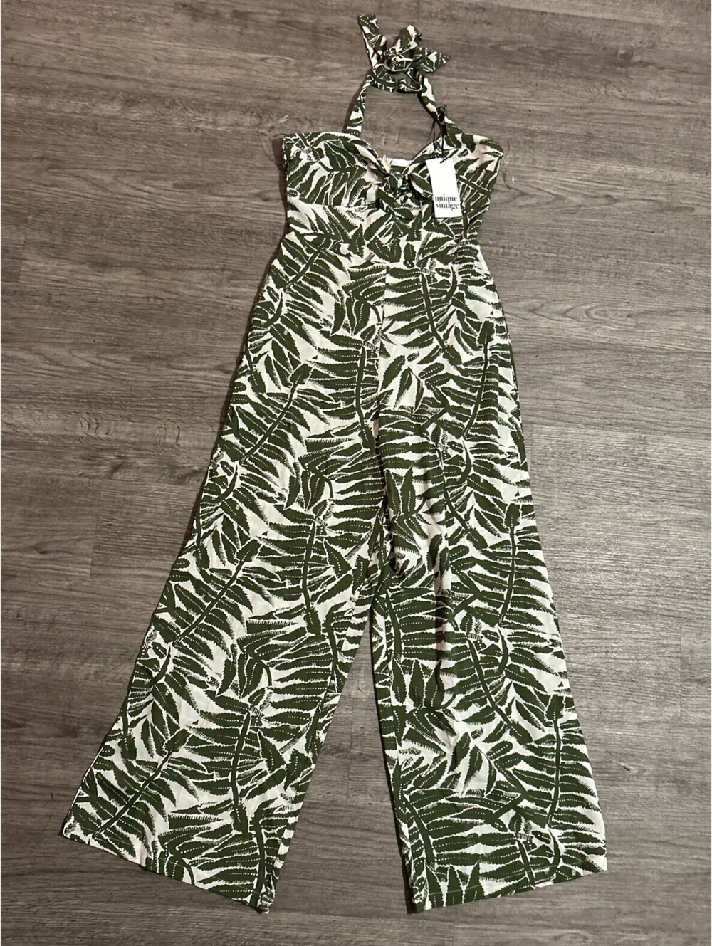 NEW Unique Vintage Green/Tan Leaf Print Halter Jumpsuit /Romper Size Small